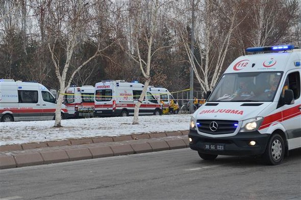 Çarşı iznine çıkan askerlere saldırı