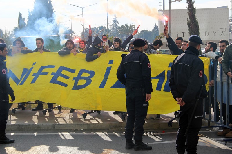 Fenerbahçe İzmir'de