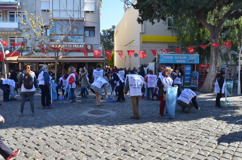 Temiz Foça için elbirliği