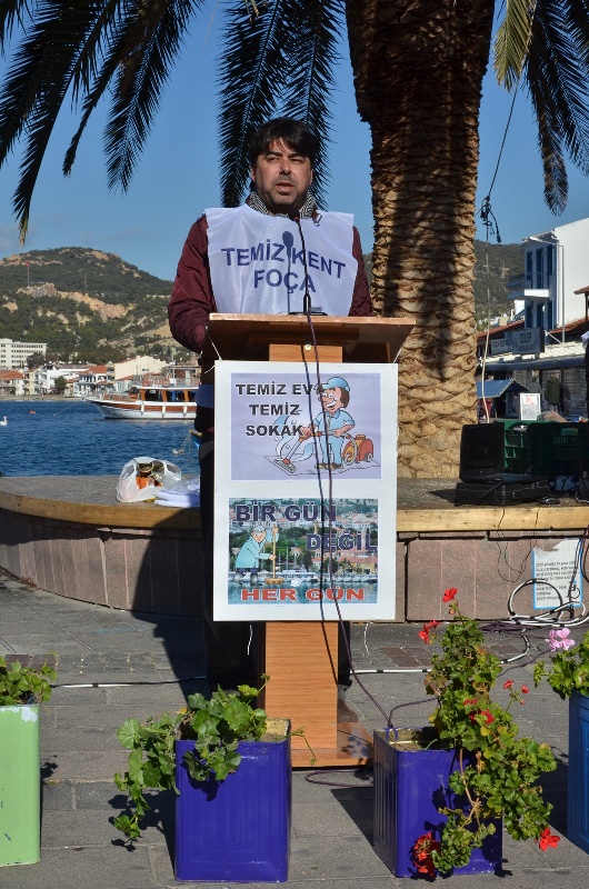 Temiz Foça için elbirliği