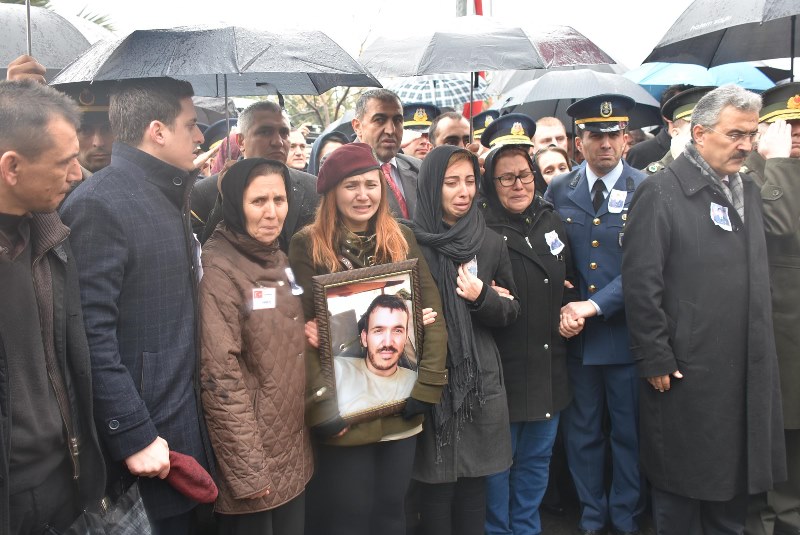 İzmir şehidini uğurladı