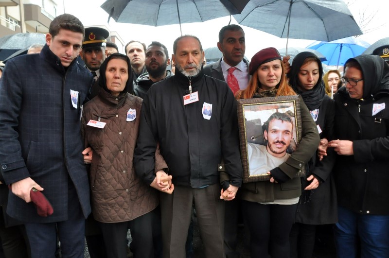 İzmir şehidini uğurladı