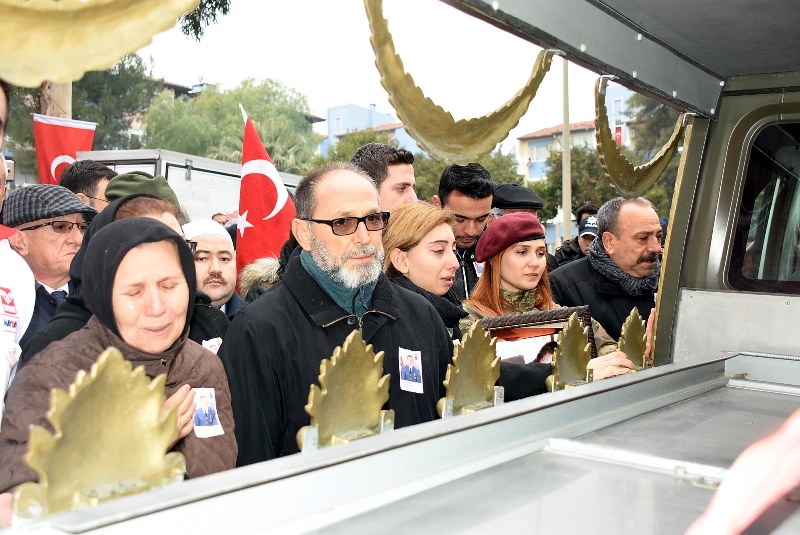 İzmir şehidini uğurladı