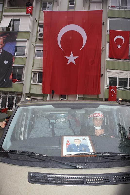 İzmir şehidini uğurladı