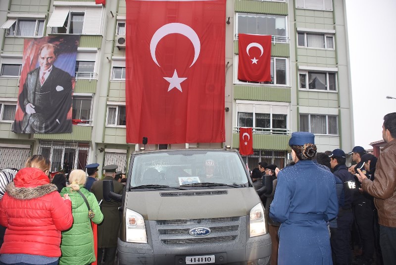 İzmir şehidini uğurladı
