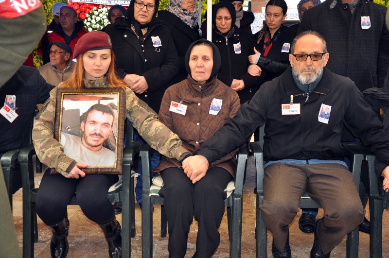 İzmir şehidini uğurladı