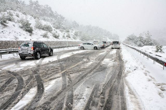 İzmir'de kar çileye dönüştü