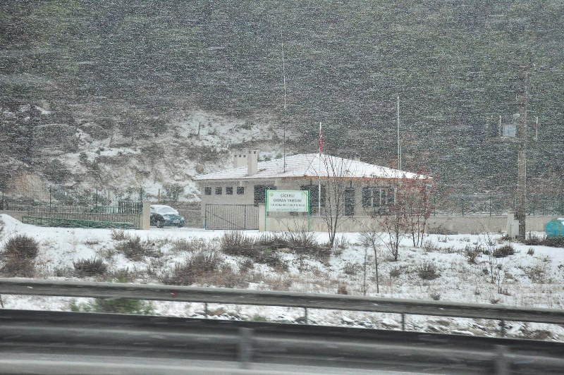 İzmir'de kar çileye dönüştü