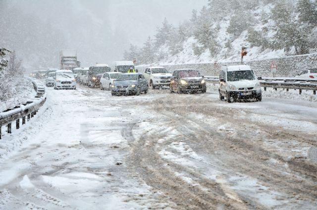 İzmir'de kar çileye dönüştü