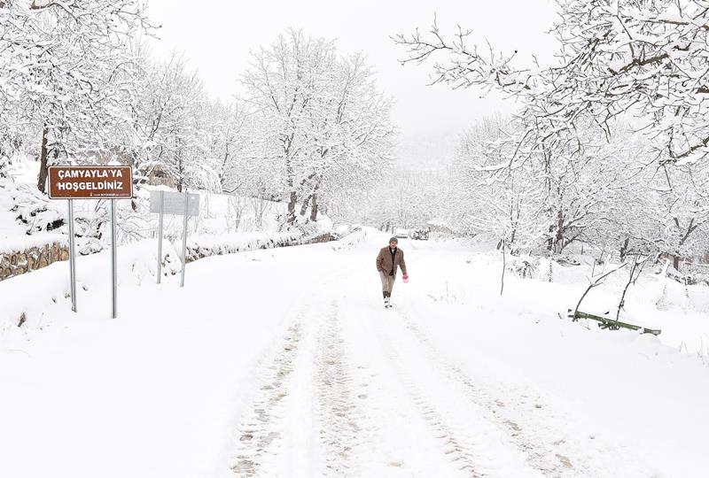 İzmir'de kar çileye dönüştü