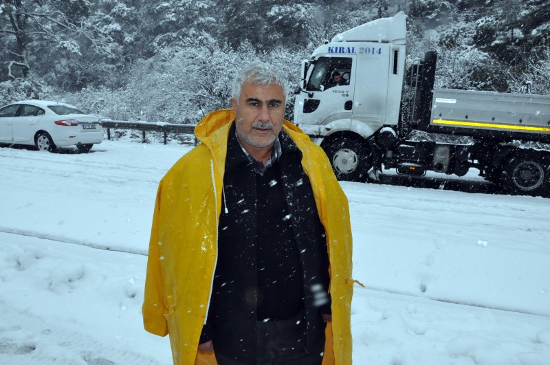 İzmir'de kar çileye dönüştü