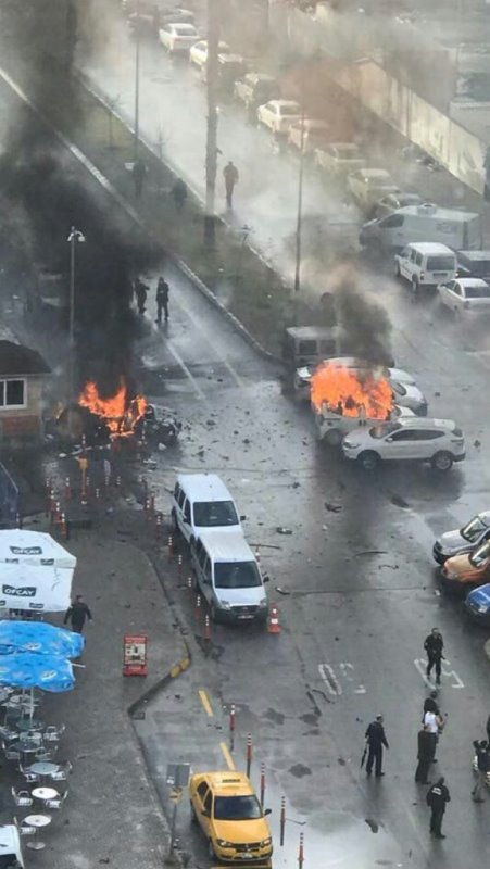 İzmir Adliyesi'nde patlama