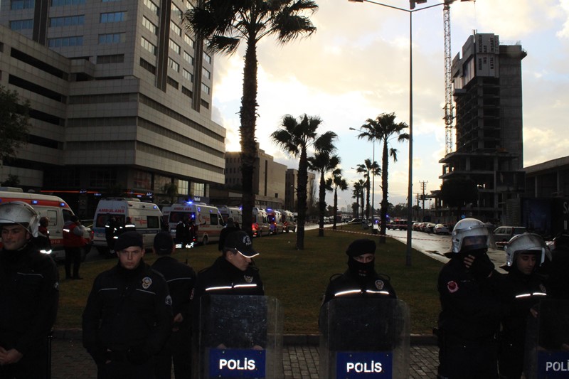 İzmir Adliyesi'nde patlama