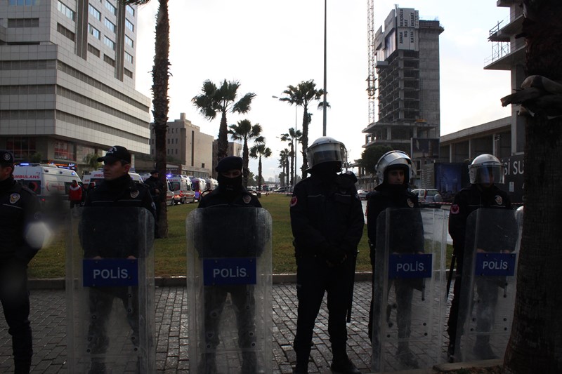 İzmir Adliyesi'nde patlama