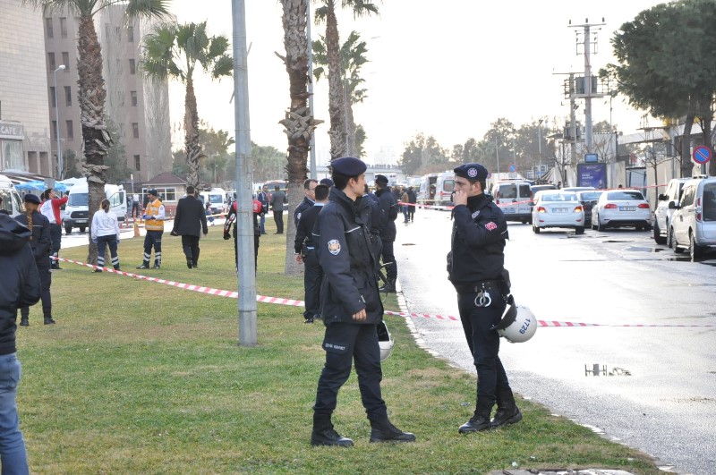 İzmir Adliyesi'nde patlama