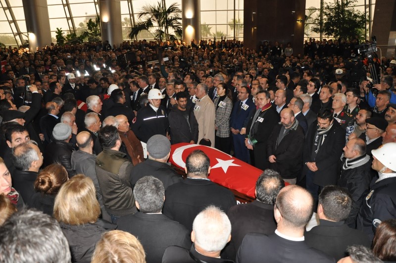 İzmir şehitlerini uğurluyor