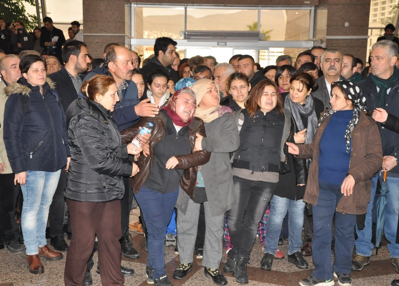 İzmir şehitlerini uğurluyor