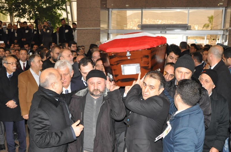 İzmir şehitlerini uğurluyor