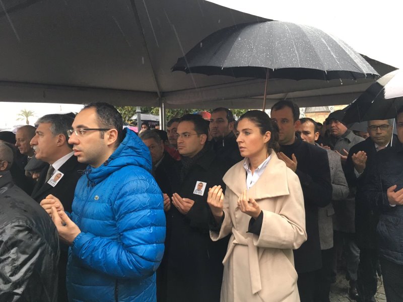 İzmir şehitlerini uğurluyor
