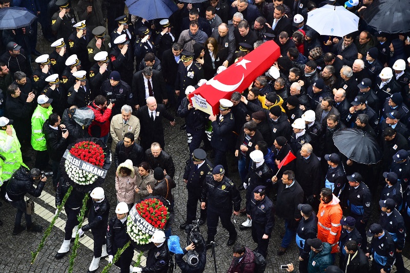 Gökyüzü bile ağladı