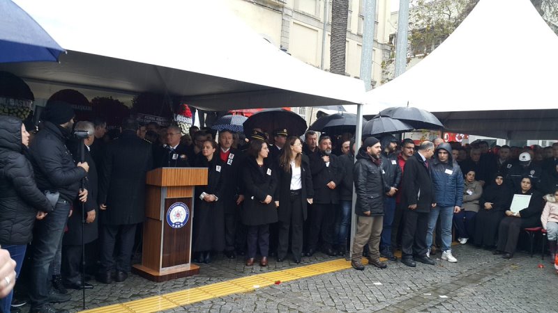 İzmir şehitlerini uğurluyor