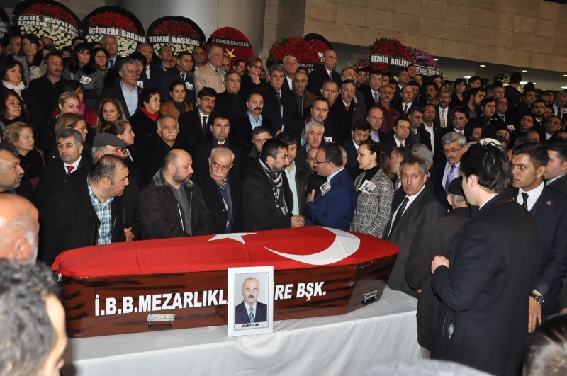 İzmir şehitlerini uğurluyor