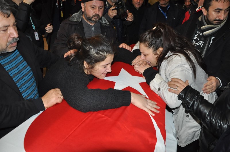 İzmir şehitlerini uğurluyor