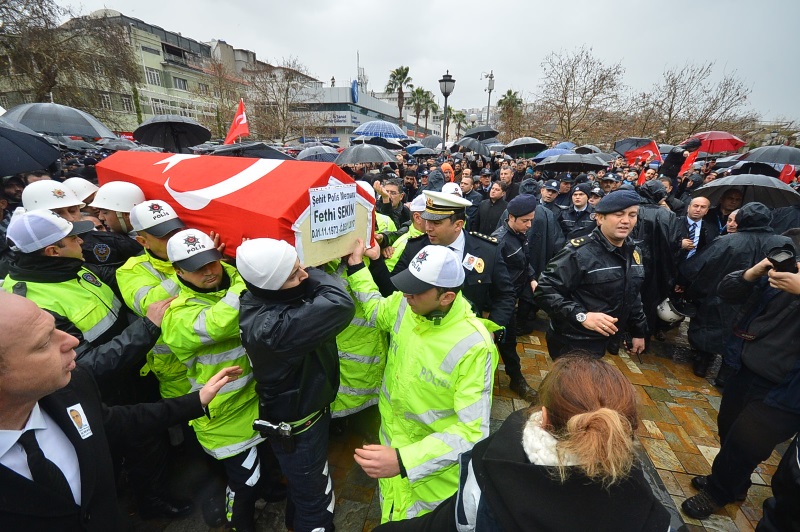 Gökyüzü bile ağladı