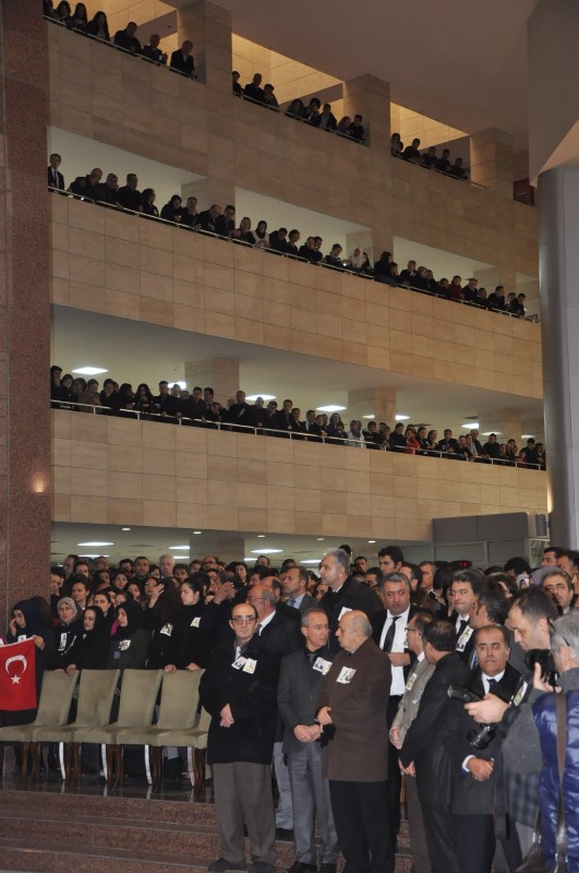 İzmir şehitlerini uğurluyor