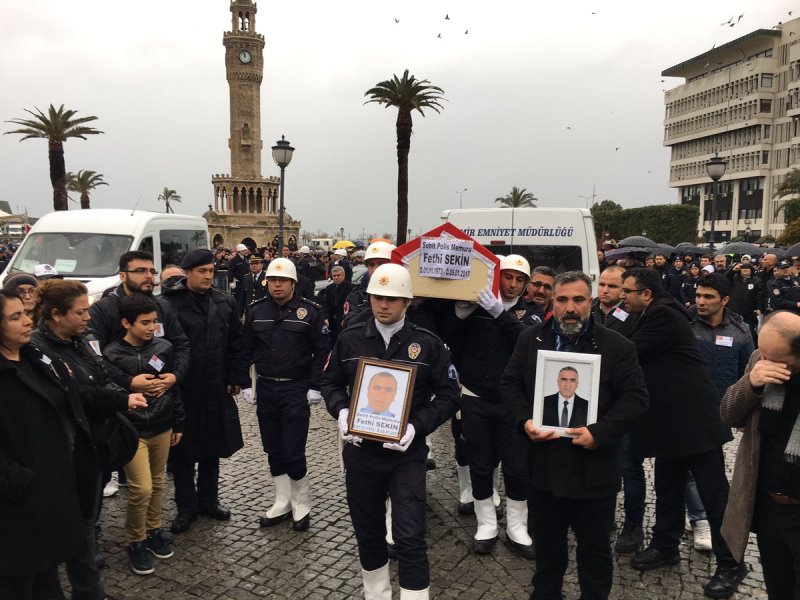 İzmir şehitlerini uğurluyor