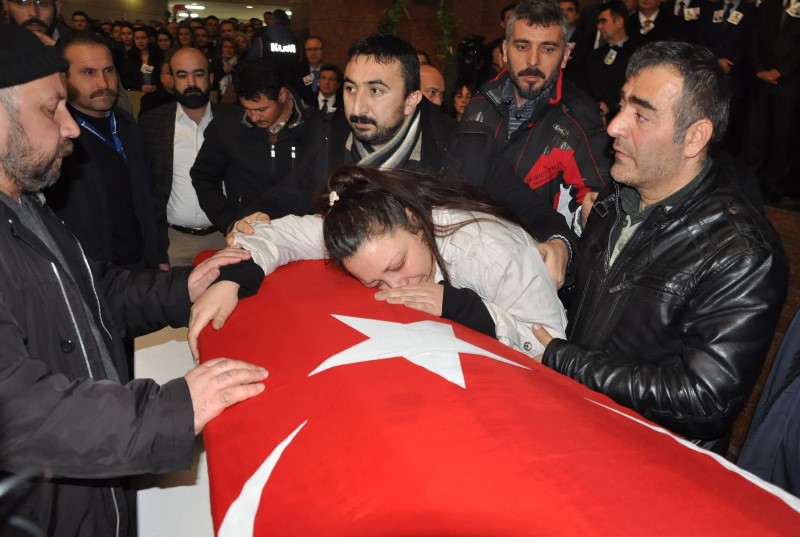 İzmir şehitlerini uğurluyor