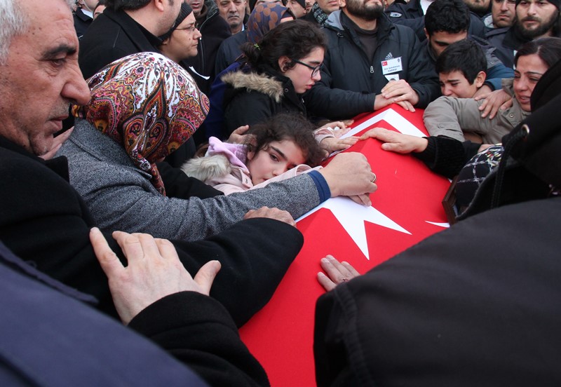 İzmir şehitlerine veda!