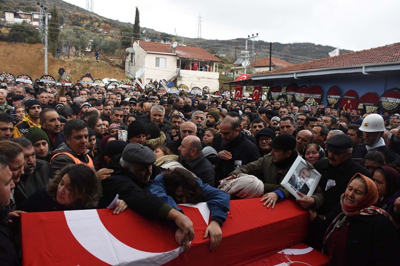 İzmir şehitlerine veda!