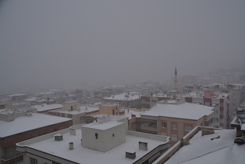 İzmir'de önce sağanak sonra kar!
