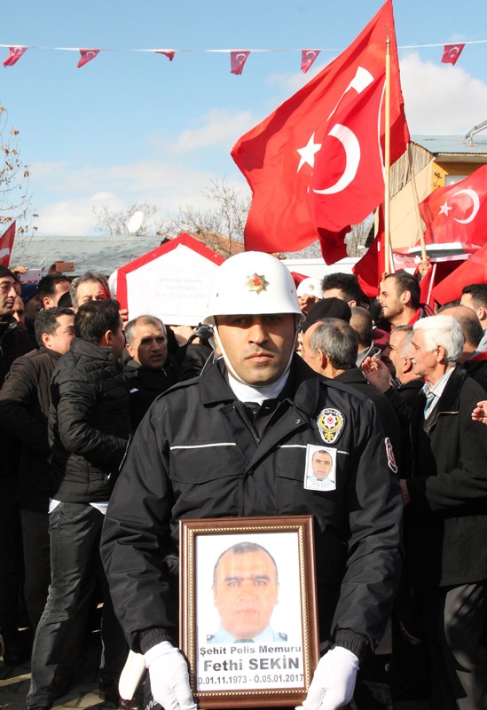 İzmir şehitlerine veda!