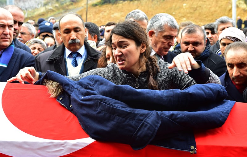 İzmir şehitlerine veda!