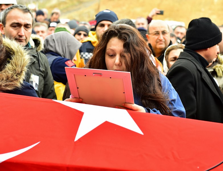 İzmir şehitlerine veda!