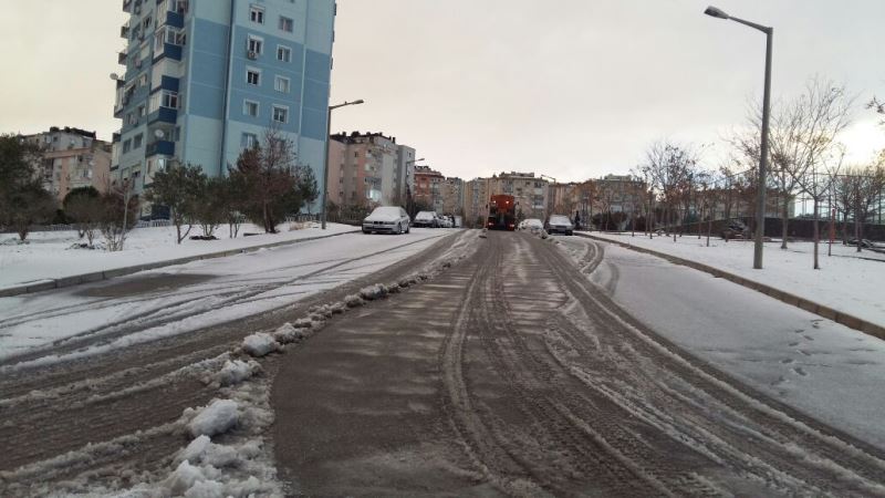 İzmir'de önce sağanak sonra kar!