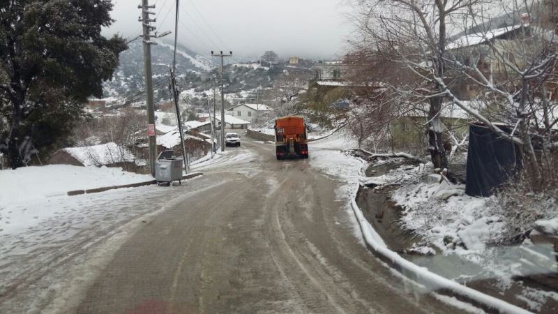İzmir'de önce sağanak sonra kar!