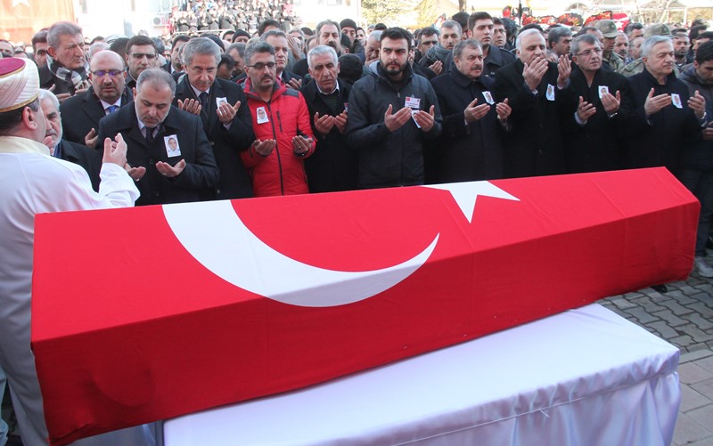 İzmir şehitlerine veda!