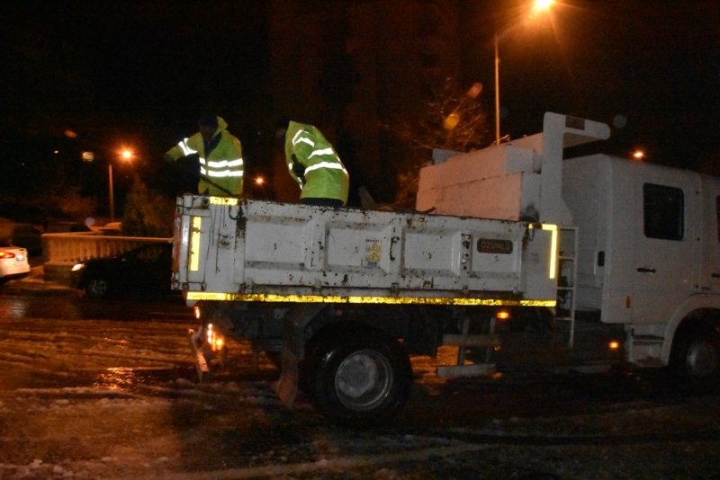 İzmir'de önce sağanak sonra kar!