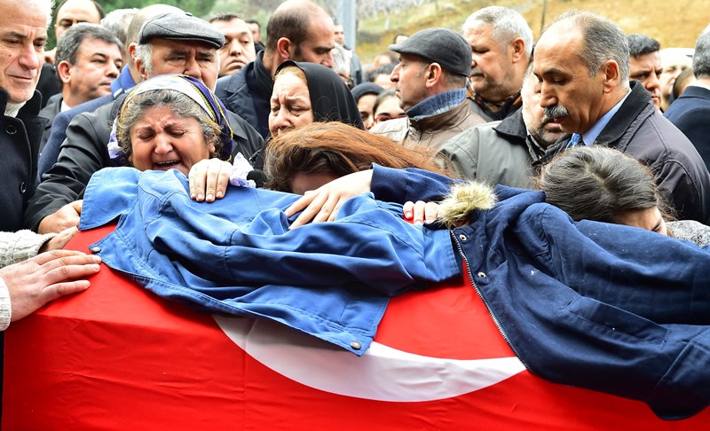 İzmir şehitlerine veda!
