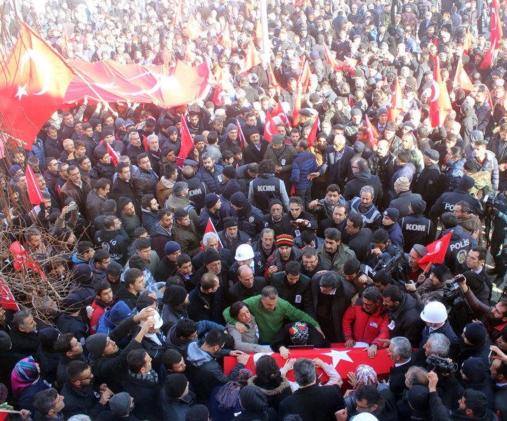 İzmir şehitlerine veda!