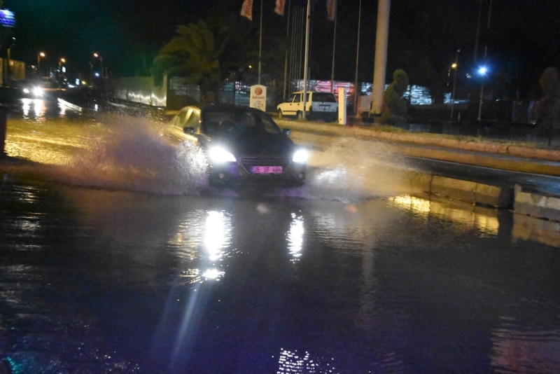 İzmir'de önce sağanak sonra kar!