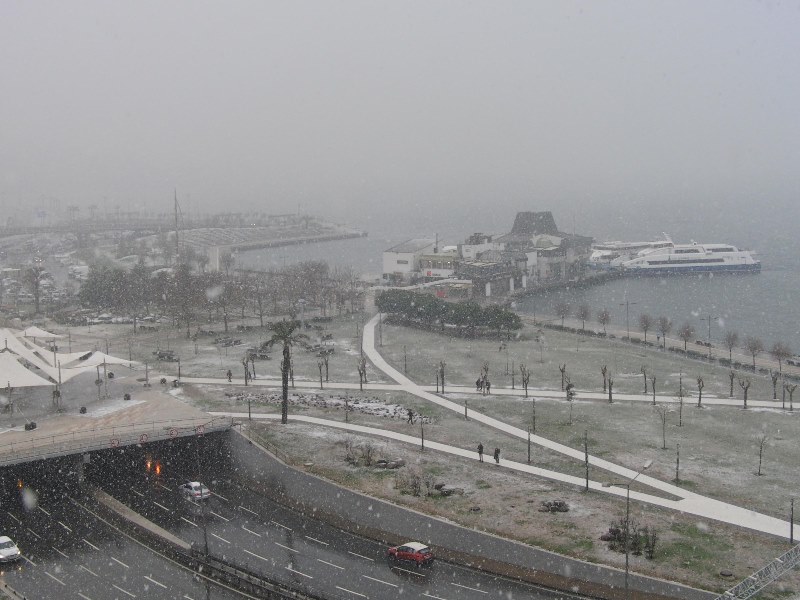 İzmir beyaza büründü