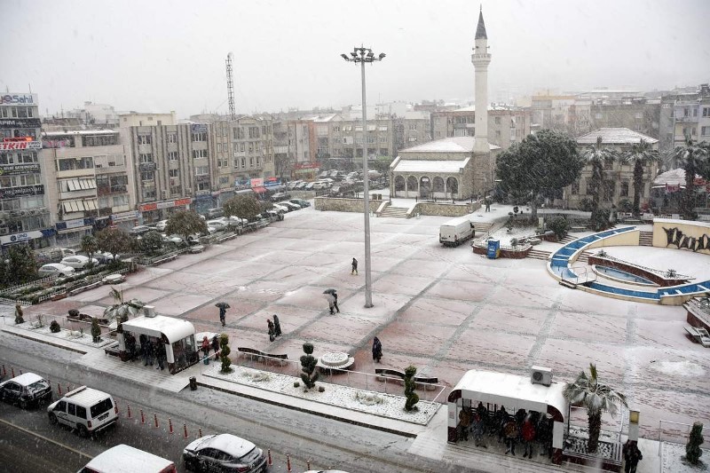 İzmir beyaza büründü