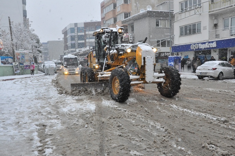 İzmir beyaza büründü