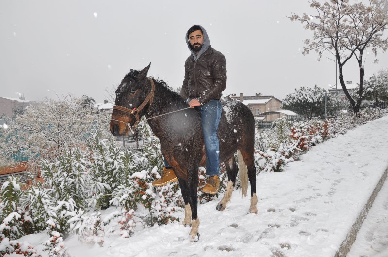 İzmir beyaza büründü
