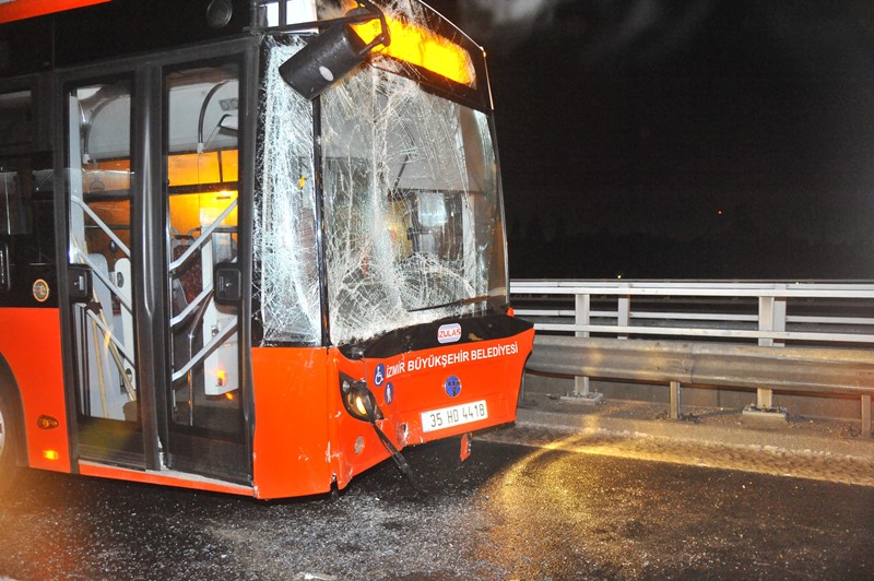 İzmir'de buzlanma kazaları