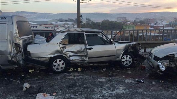 İzmir'de buzlanma kazaları